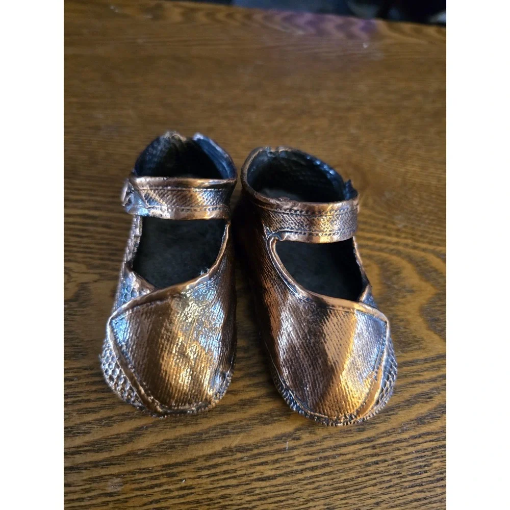 BEAUTIFULL Vintage Set‎ Bronze Baby Shoes  Brass  Baby SHOE DECORATIVE PIECE